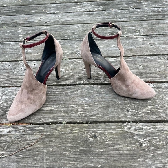 CALVIN KLEIN TAUPE SUEDE HEELS SIZE 8 - Picture 6 of 8